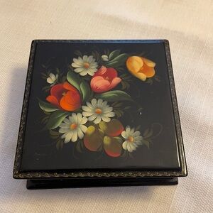 Fedoskino Vintage Russian Hand Painted Lacquer Hinged Jewerly Storage Box